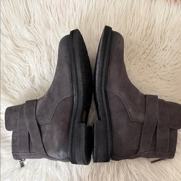 Karl Lagerfeld Gray Men's Suede Leather Boots Size 9.5 NWOT